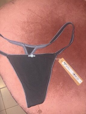 NWT SZ SMALL; color called ASH; Skims Thong
